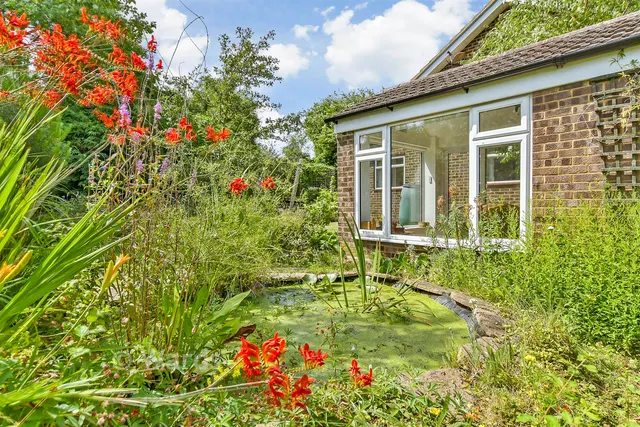 Arthur Salmon Close, Faversham, ME13, photo 2