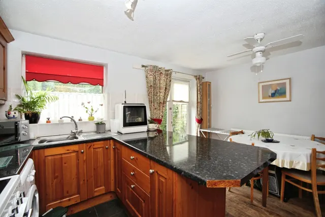 Clos Cyncoed Caerphilly, CF83, photo 3
