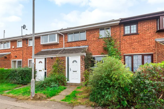 2 bedroom property, Favell Drive, Furzton, MK4