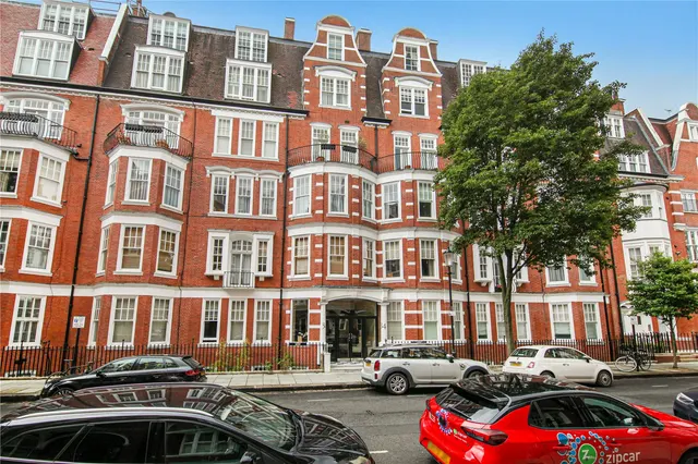 Sloane Court West, London, SW3, photo 1