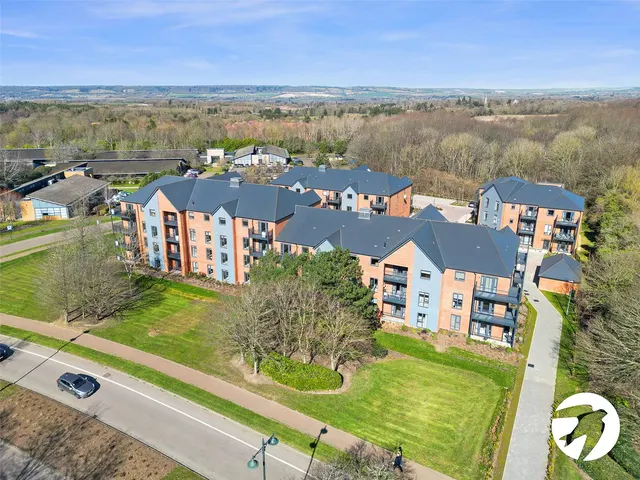 Batesford Close, Kings Hill, ME19, photo 1