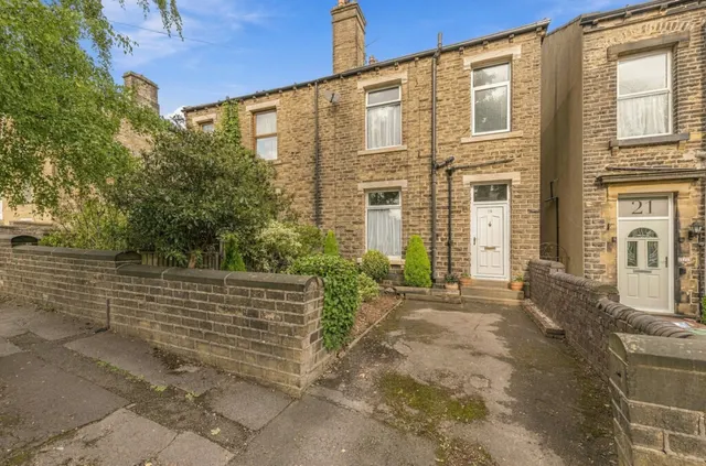 Clifton Road, Marsh, HD1, photo 1