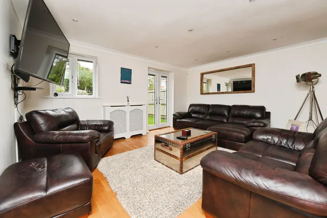 Langham Drive, Rayleigh, SS6, photo 2