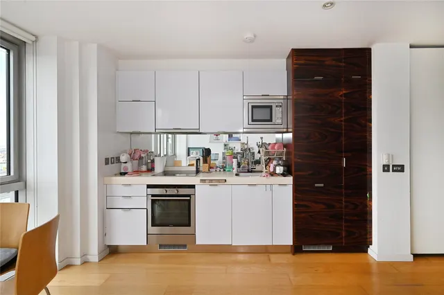 Fairmont Avenue, London, E14, photo 3