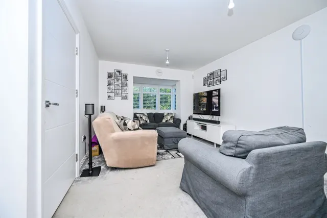 Fullers Avenue, Watford, WD25, photo 2
