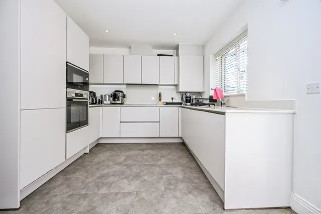 Fullers Avenue, Watford, WD25, photo 3