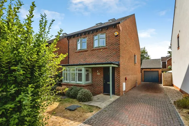 Fullers Avenue, Watford, WD25, photo 1