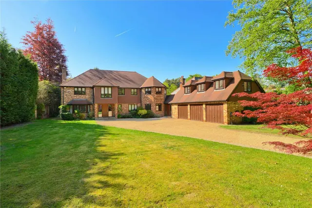 5 bedroom house — Coronation Road, Ascot, Berkshire, SL5 9LQ