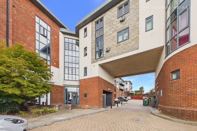 Dunthorne Way, Grange Farm, MK8, photo 1