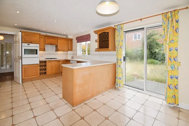 Eagle Gardens, Brickhill, MK41, photo 3