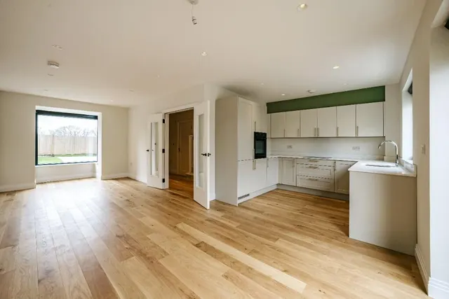 Medland Close, Alfold, GU6, photo 3