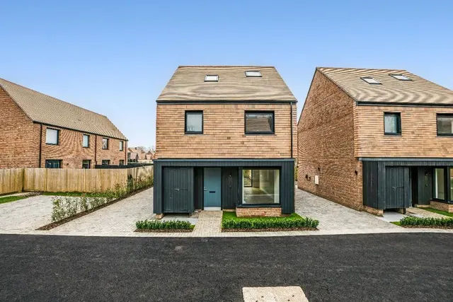 Medland Close, Alfold, GU6, photo 2