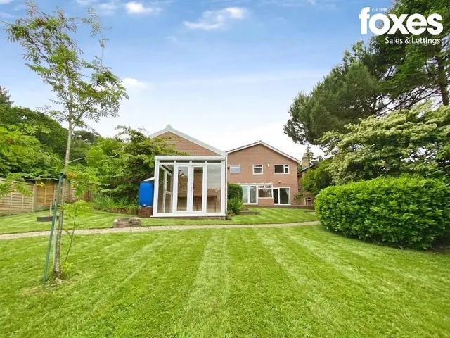 Heath Close, Colehill, Wimborne, Dorset, BH21 2LP, photo 1