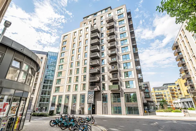 Apartment 1006, 15 Osiers Road, London, photo 1