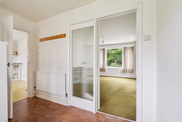 Photo 3 — Southbourne Drive, Bourne End SL8 5RY