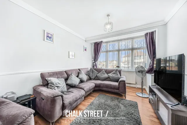 Photo 3 — Upper Rainham Road, Hornchurch, RM12 4EF