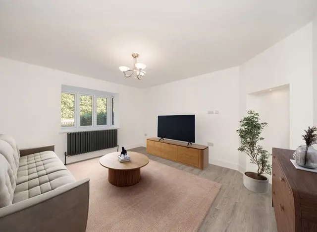 Portsmouth Road, Thames Ditton, KT7, photo 2