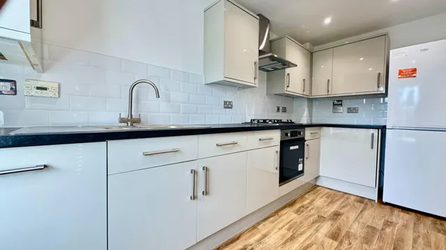 Carisbrooke Close, Stevenage, SG2, photo 2
