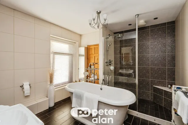 Henfaes Road, Neath, SA11, photo 2