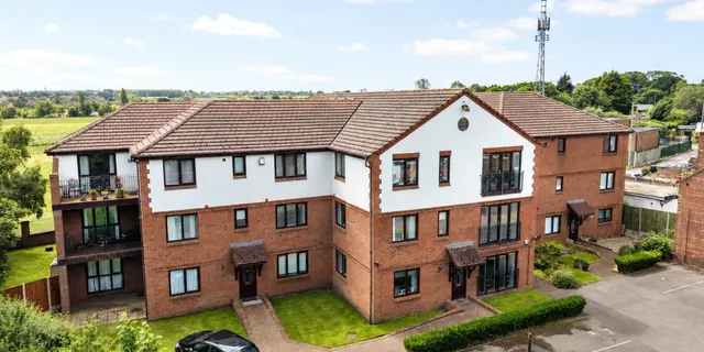 Thingwall Road, Irby, CH61, photo 1