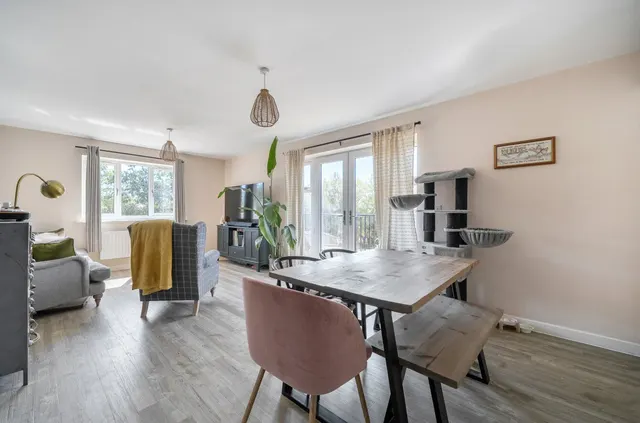 Photo 3 — Glover Crescent, Arborfield Green, Reading, Berkshire, RG2 9TU