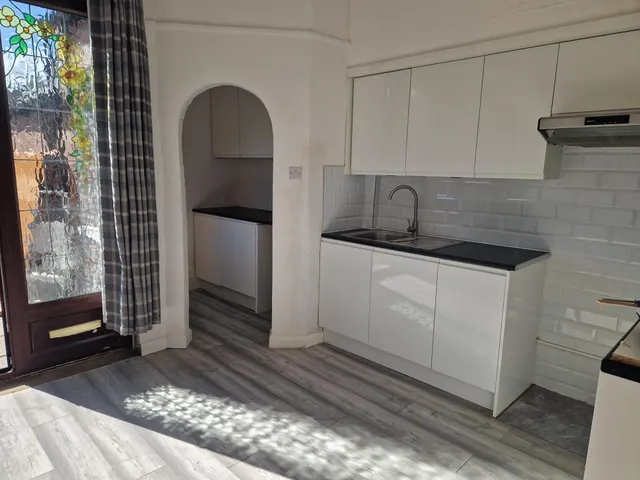Photo 2 — Lightfoot Avenue, Castleford, West Yorkshire