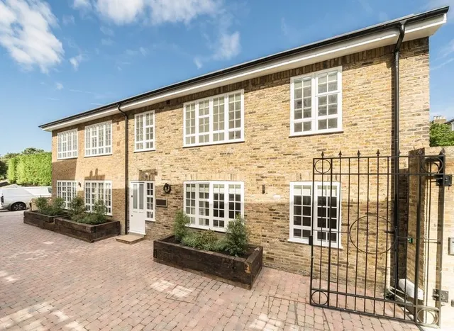 Thornton Road, Wimbledon, SW19, photo 1