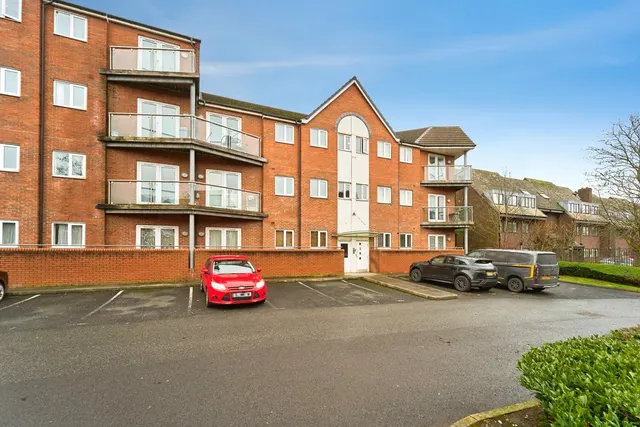 Waterfront Way, Walsall, West Midlands, WS2, photo 1