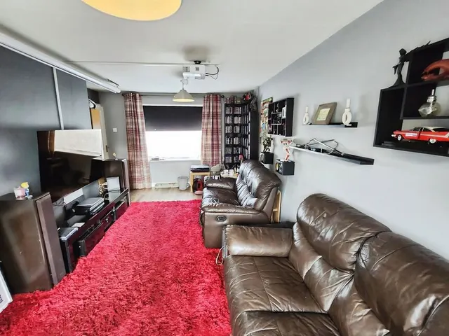 Photo 2 — Cedar Road, Nuneaton, Warwickshire, CV10