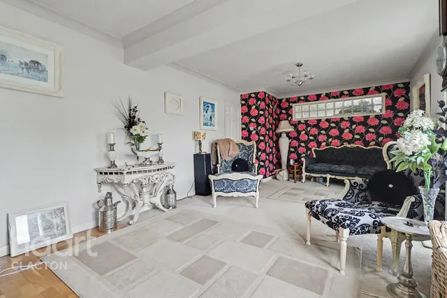 Sheriffs Way, Clacton-On-Sea, CO15, photo 2