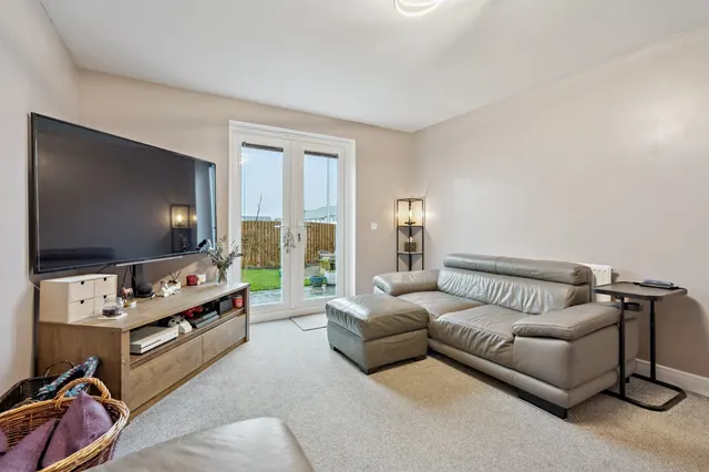 Livingston Crescent, Winchburgh, EH52, photo 2