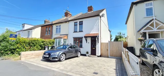 Photo 2 — Trinity Road, Rayleigh, Essex, SS6 8QD