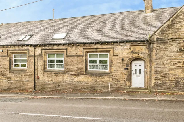 St. Johns Court, Holmfirth, photo 1