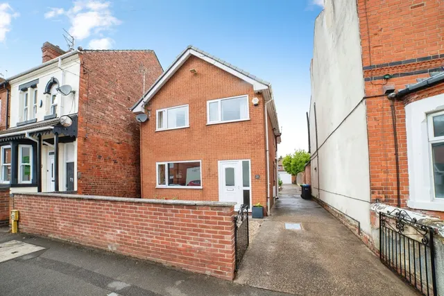 Bentinck Street, Hucknall, Nottingham, Nottinghamshire, NG15, photo 1