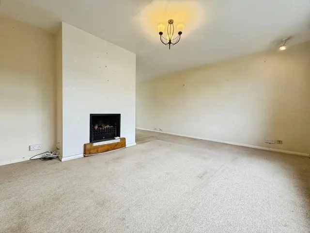 Churchill Close, Flackwell Heath, HP10, photo 3