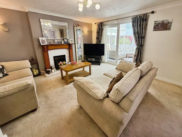 Photo 2 — Beechcroft Close, South Hykeham, Lincolnshire, LN6