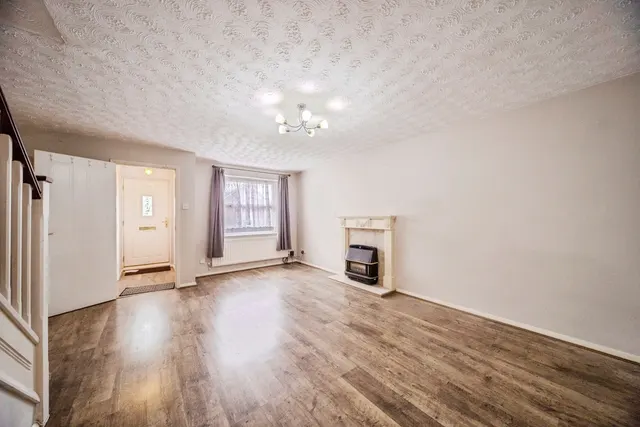 Photo 3 — Leah Bank, Northampton, Northamptonshire, NN4