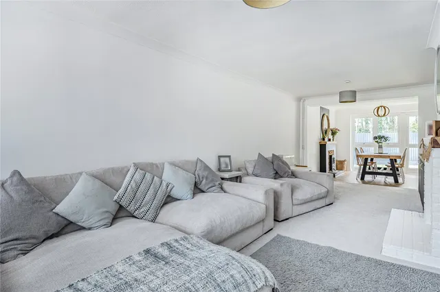 Photo 2 — Mortimer Close, Hartley Wintney, Hook, RG27 8EL