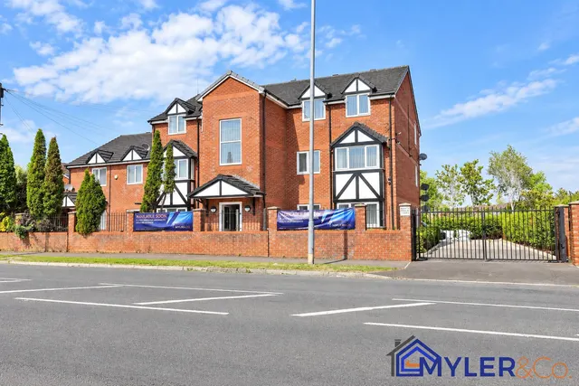 Hough Green Road, Widnes, photo 1