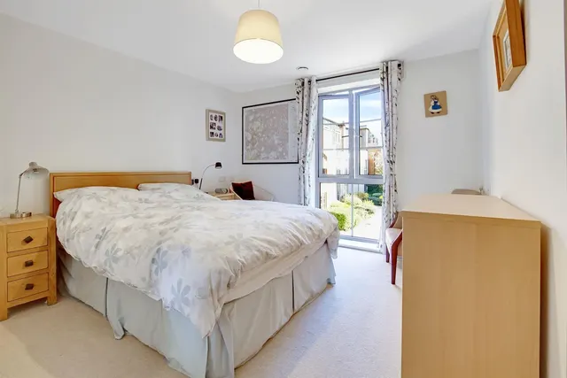 Kingston Road, Raynes Park, SW20, photo 2