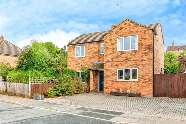 Denford Road, Ringstead, NN14, photo 1
