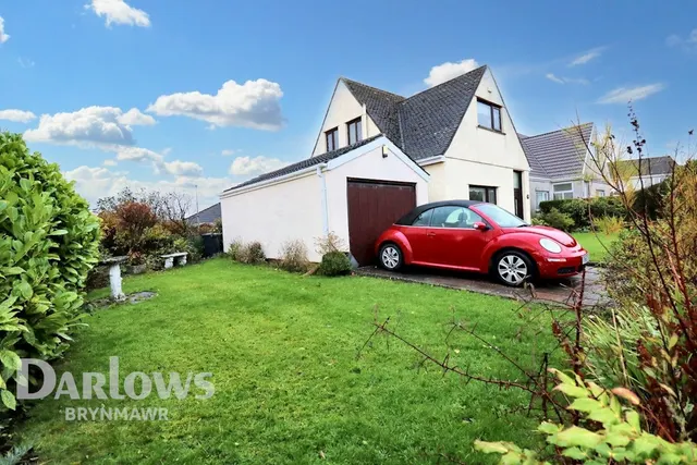 Highlands Road, Ebbw Vale, photo 1