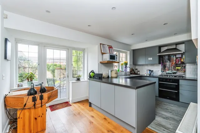 Kathryn Close, Totton, SO40, photo 3