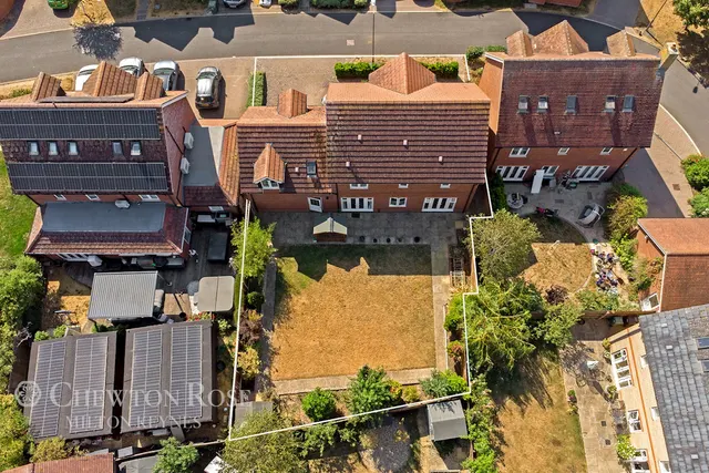 Freyberg Drive, Aylesbury, photo 2
