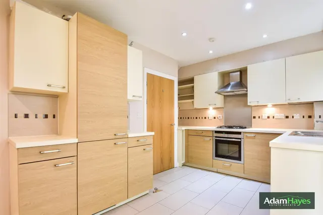 Lincoln Road, East Finchley, N2, photo 1