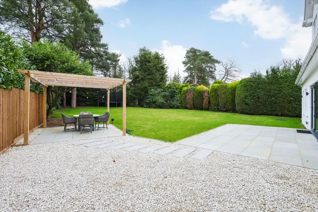 Earleswood, Cobham, KT11, photo 2