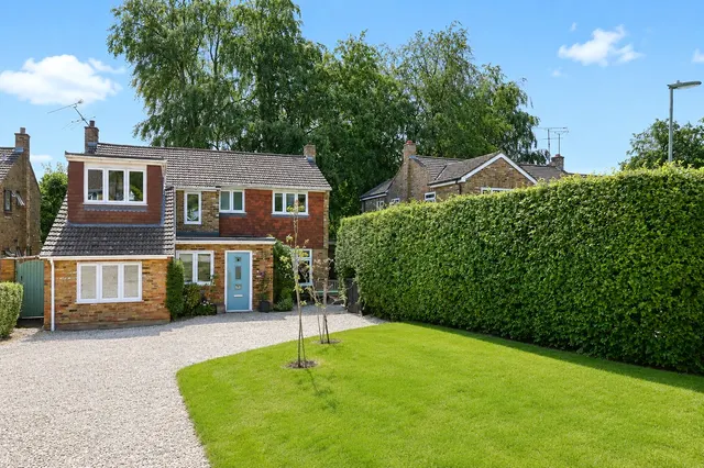 Knoll Road, Fleet, Hampshire, GU51 4PR, photo 1