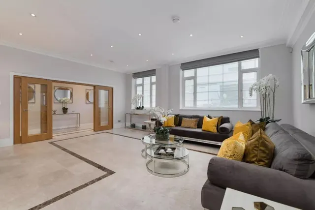 Market Mews, Mayfair, W1J, photo 1