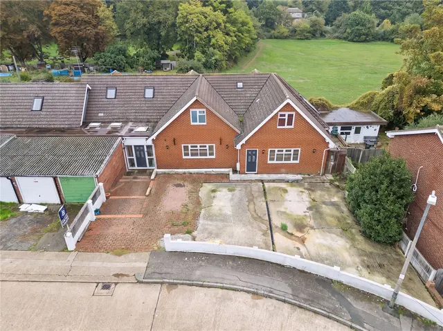 Maycroft Gardens, Grays, RM17, photo 1