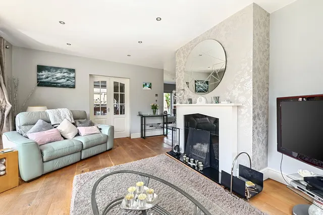 Riverside Close, Staines, TW18, photo 1